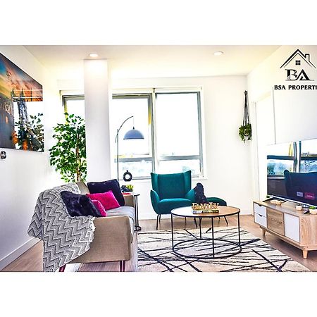 City Centre Apartment Close To Ascot & Legoland Sleep Upto 4 Guests - Parking On Request! แบล็กเนลล์ ภายนอก รูปภาพ