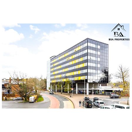 City Centre Apartment Close To Ascot & Legoland Sleep Upto 4 Guests - Parking On Request! แบล็กเนลล์ ภายนอก รูปภาพ