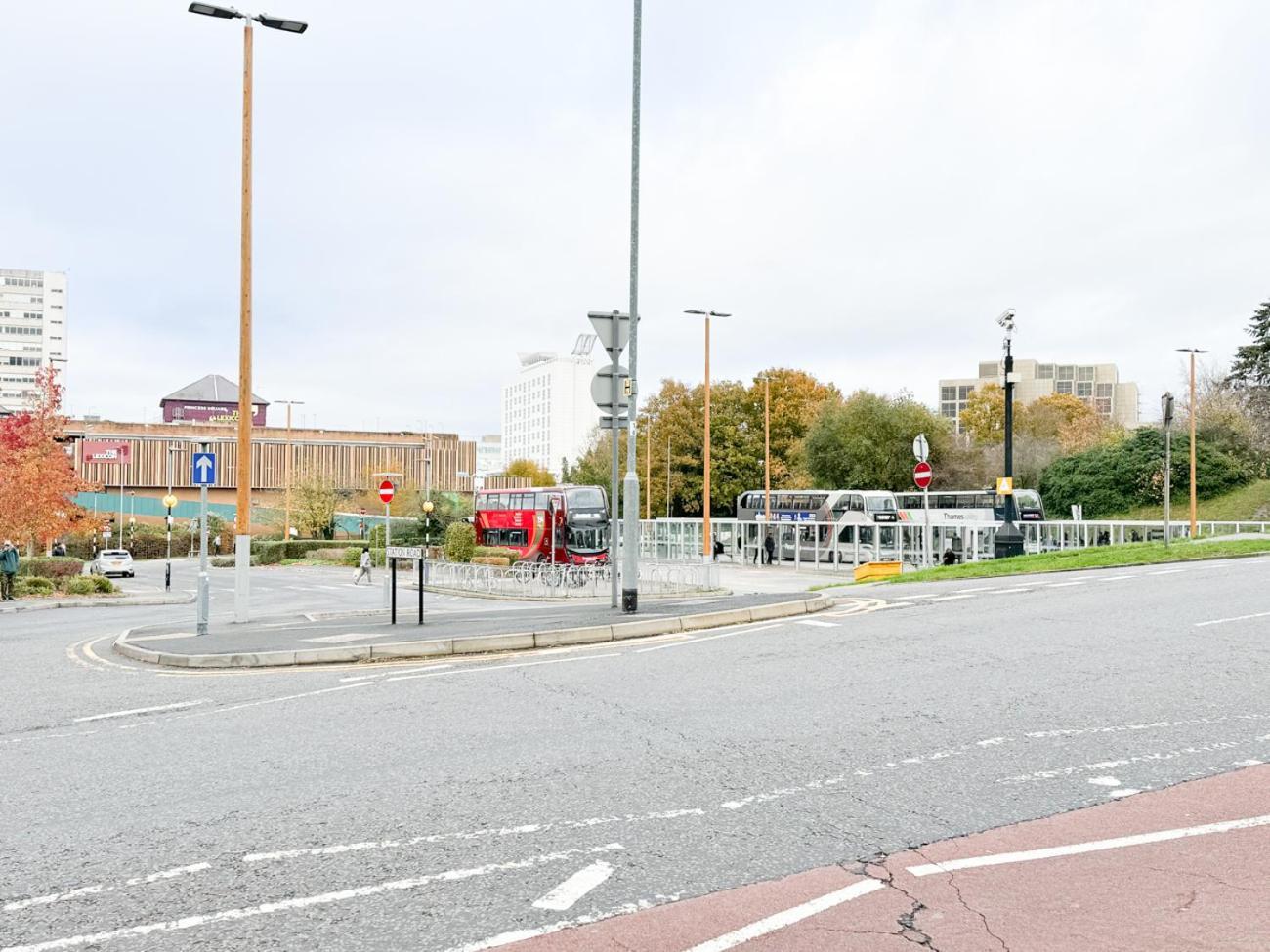 City Centre Apartment Close To Ascot & Legoland Sleep Upto 4 Guests - Parking On Request! แบล็กเนลล์ ภายนอก รูปภาพ